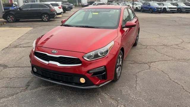Used 2019 Red Kia LXS image 3