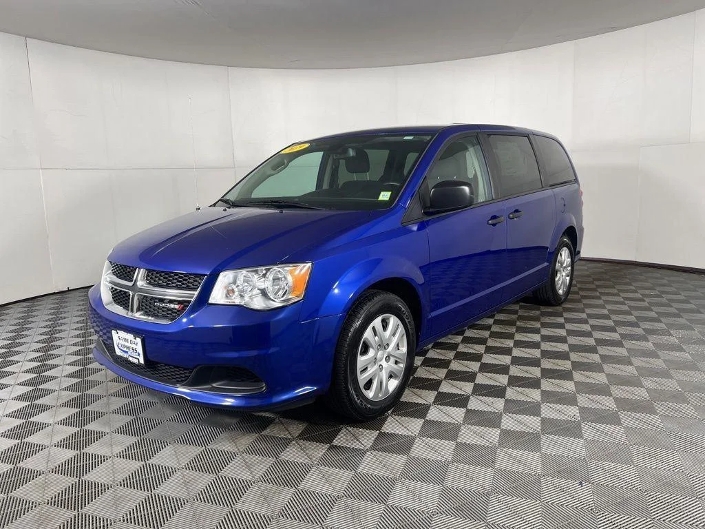 Used 2019 Indigo Blue Dodge SE image 5