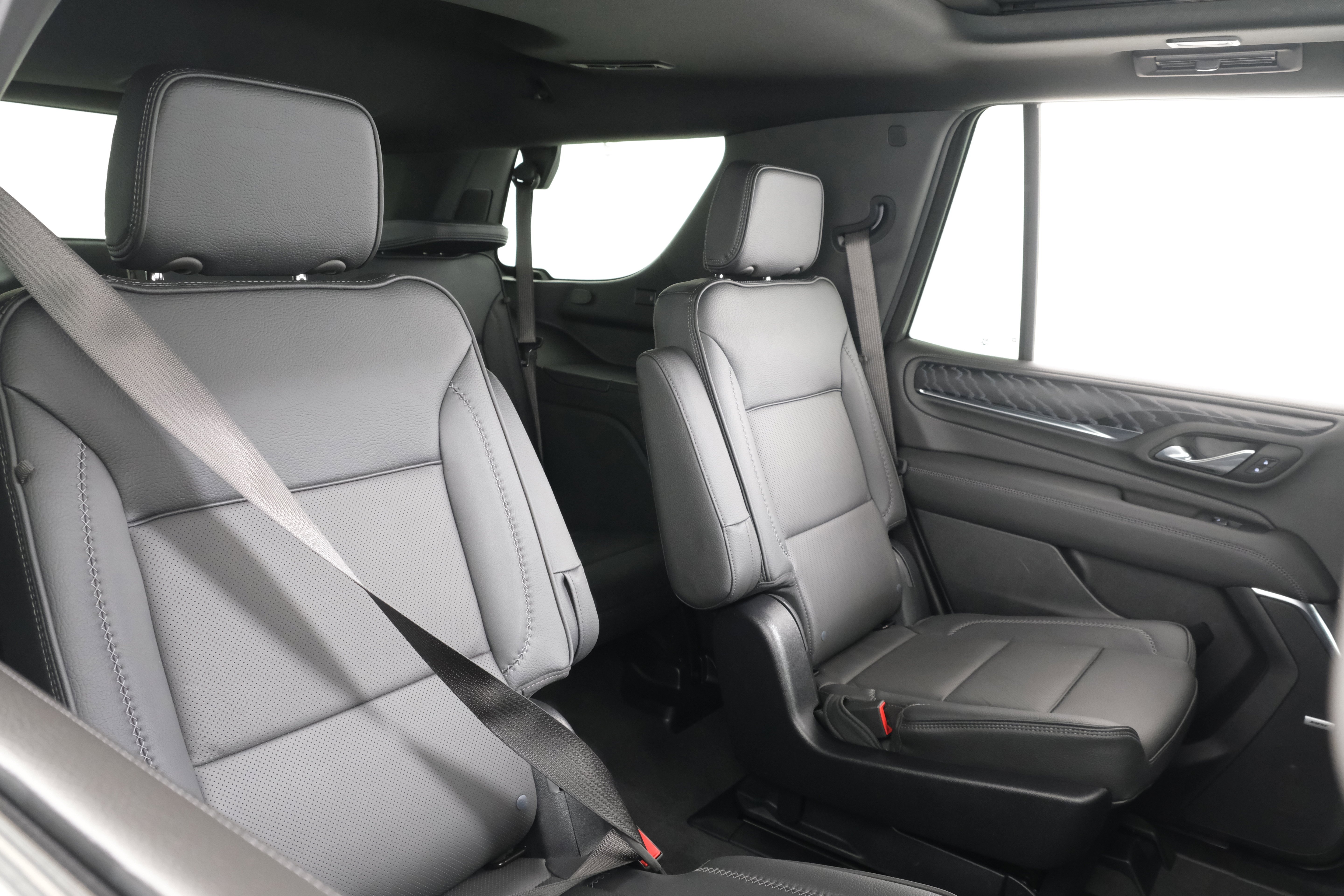 2024 GMC Yukon Denali - Photo 42