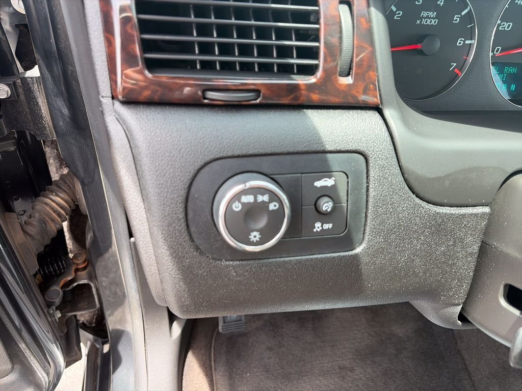 Used 2013 Gray Chevrolet LT image 20