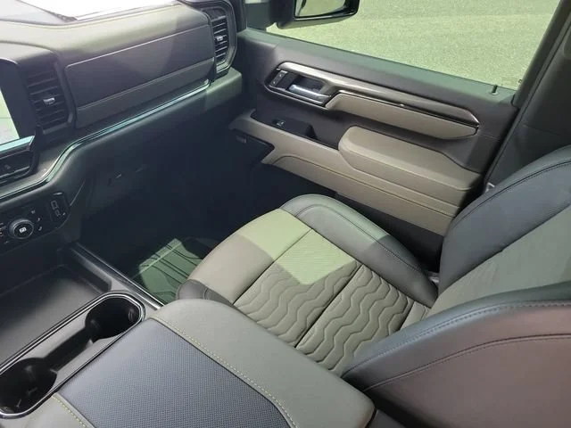 2025 Chevrolet Silverado 2500HD ZR2 - Photo 16