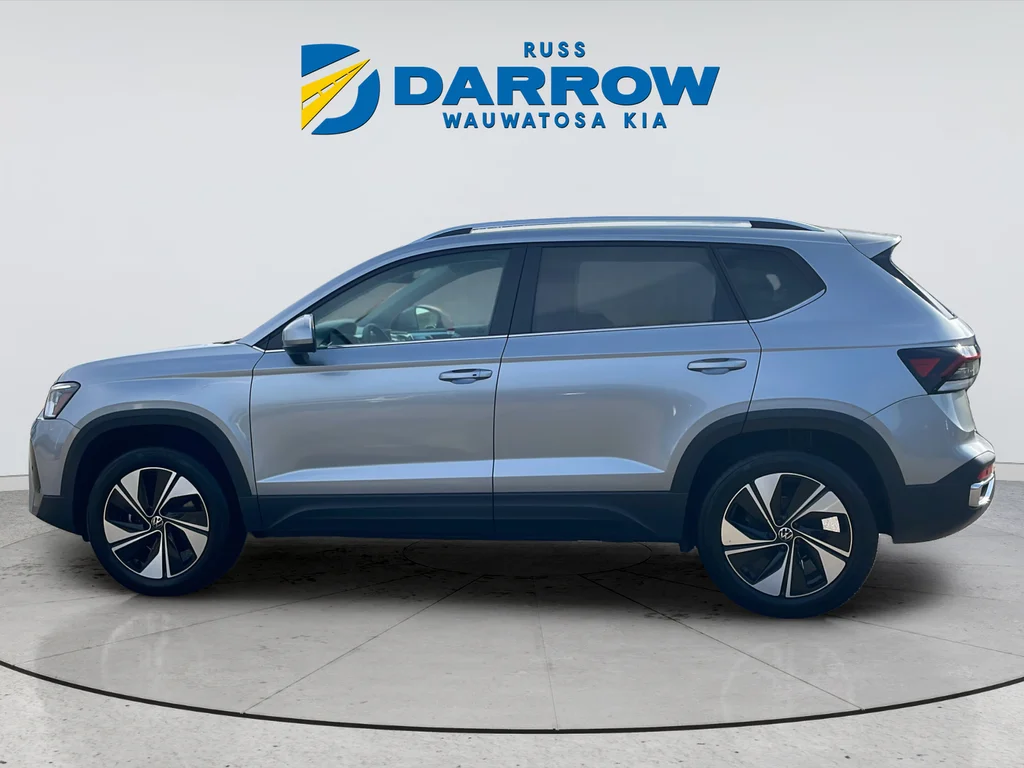 Used 2025 Gray Volkswagen 1.5T SE image 2