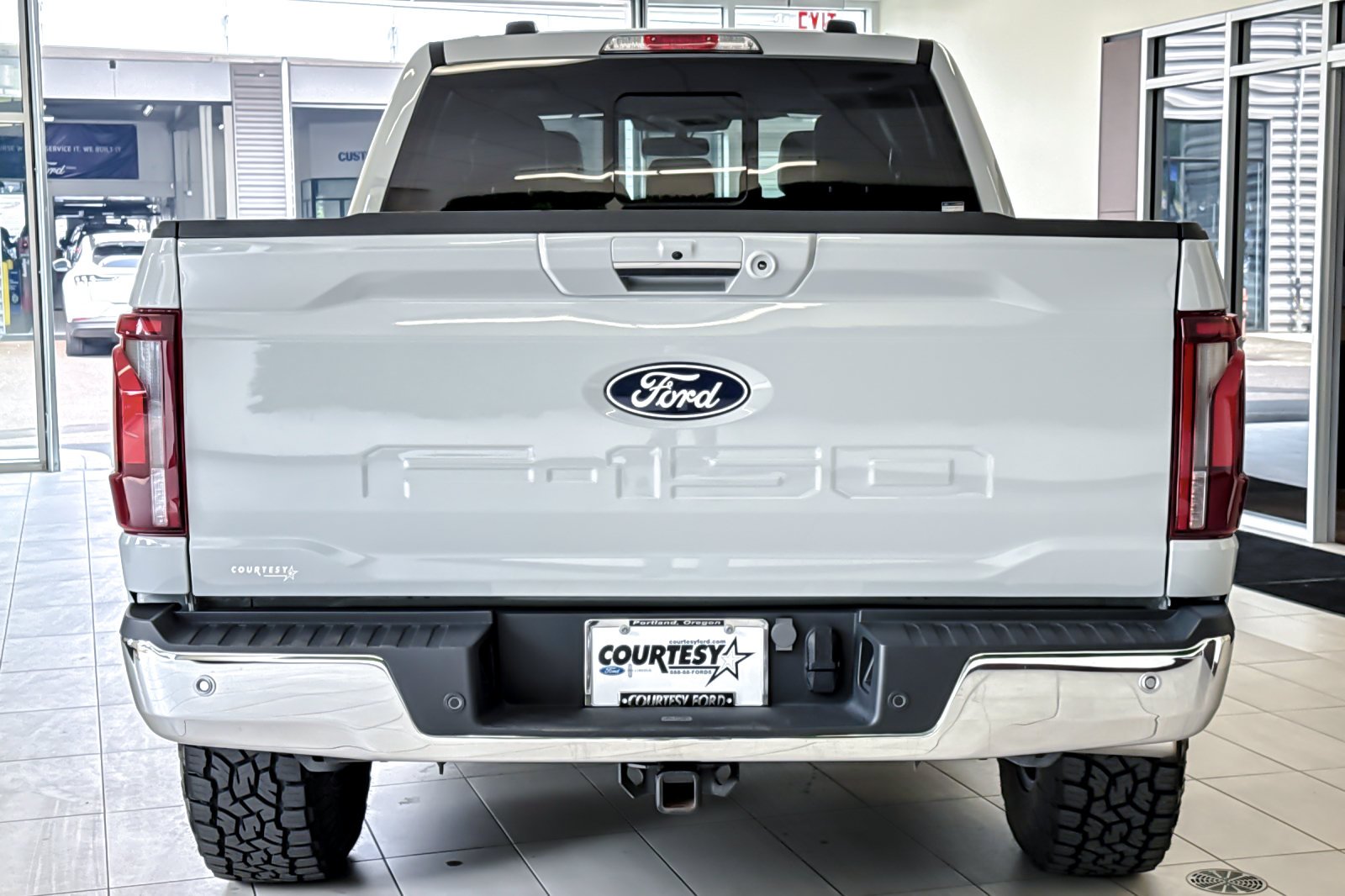 Used 2024 Avalanche Ford LARIAT image 5