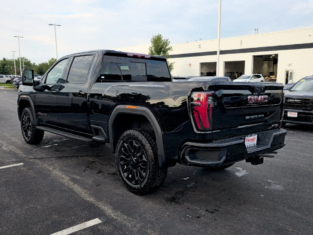 2026 GMC Sierra 2500HD AT4 - Photo 8
