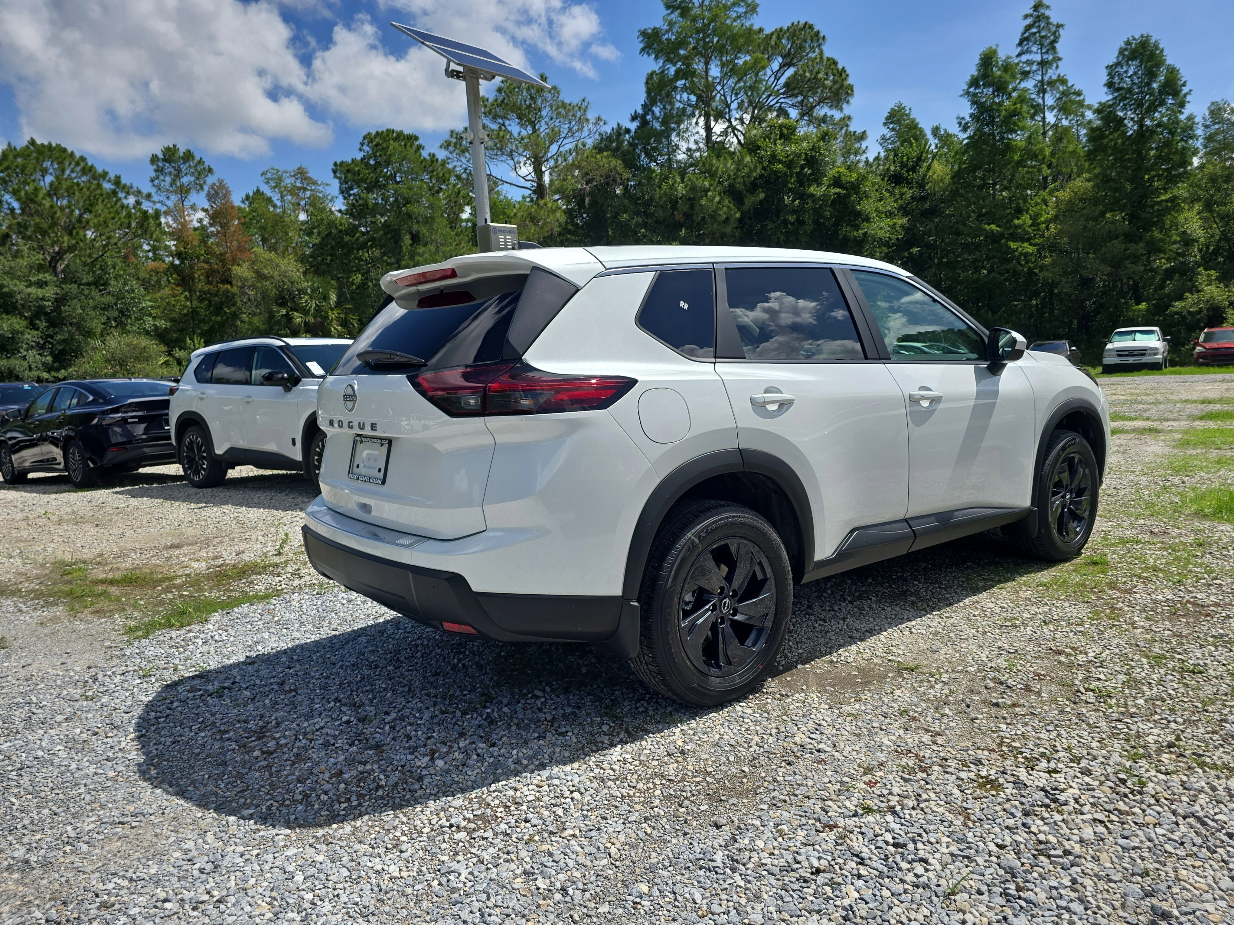 New 2026 Everest White Pearl TriCoat Nissan SV image 8
