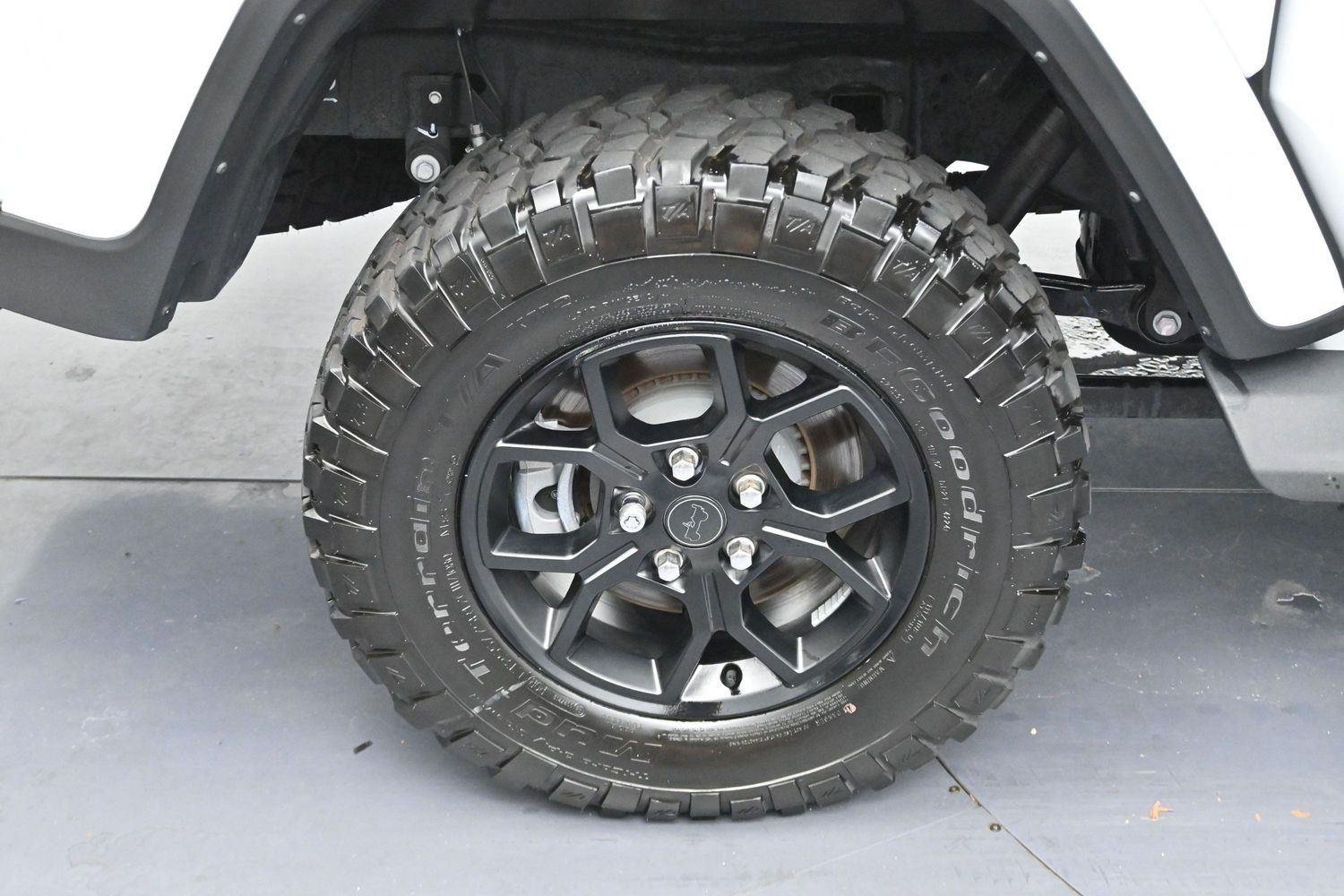 Used 2025 White Jeep High Tide image 31