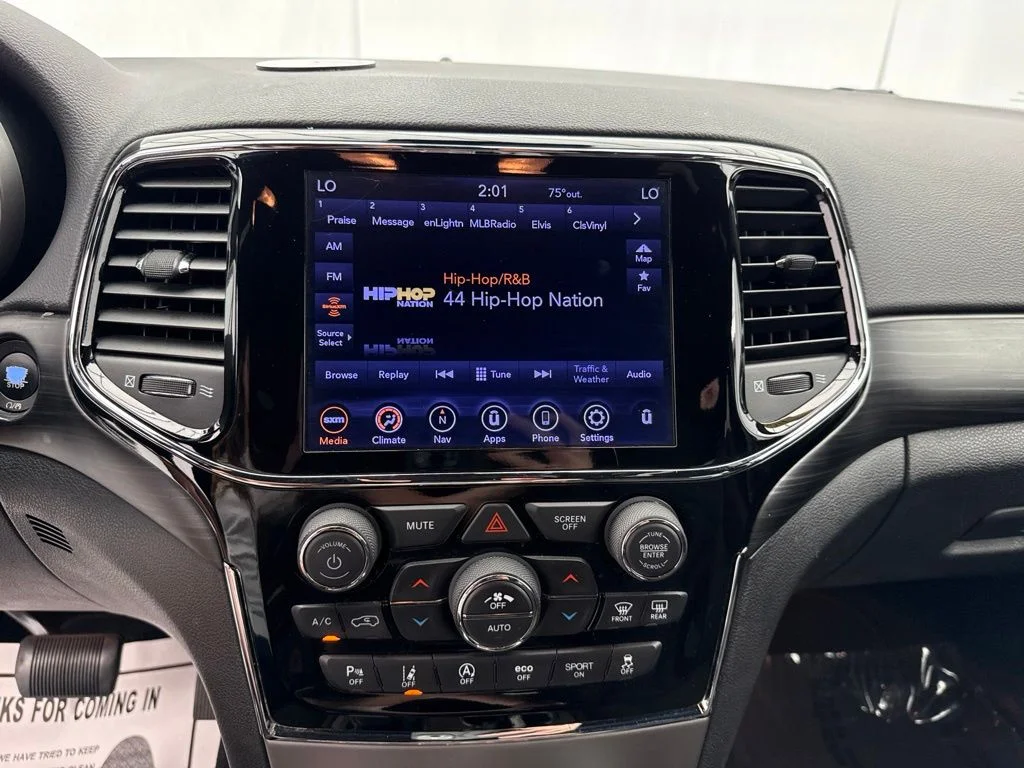 Used 2020 White Jeep Laredo E image 22