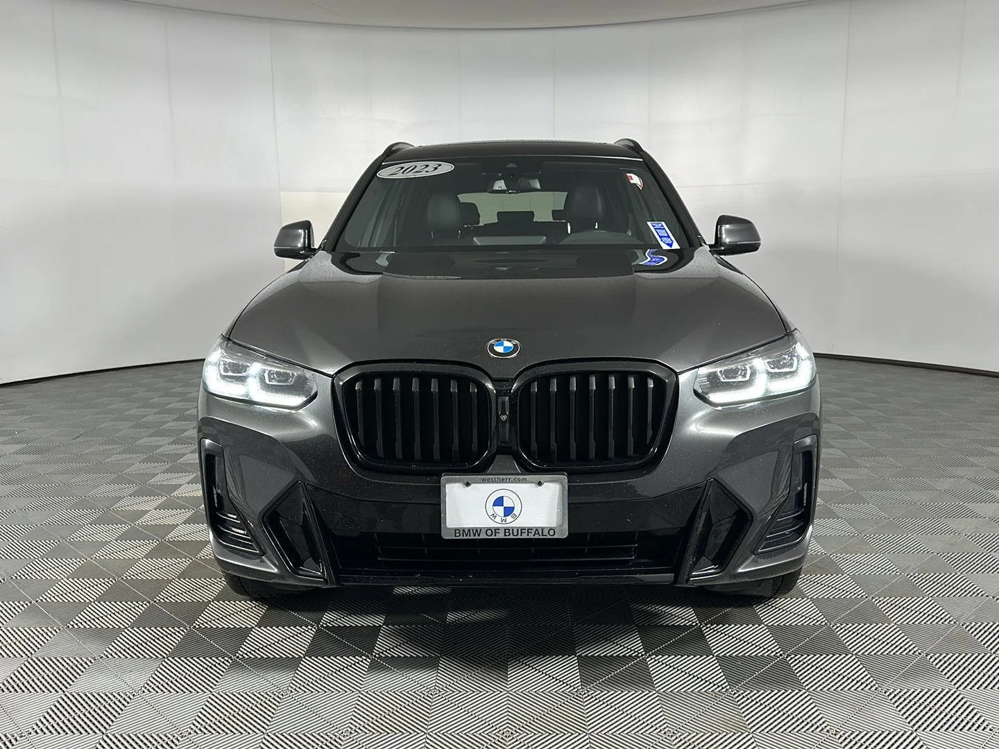 Used 2023 Dark Graphite Metallic BMW xDrive30i image 3