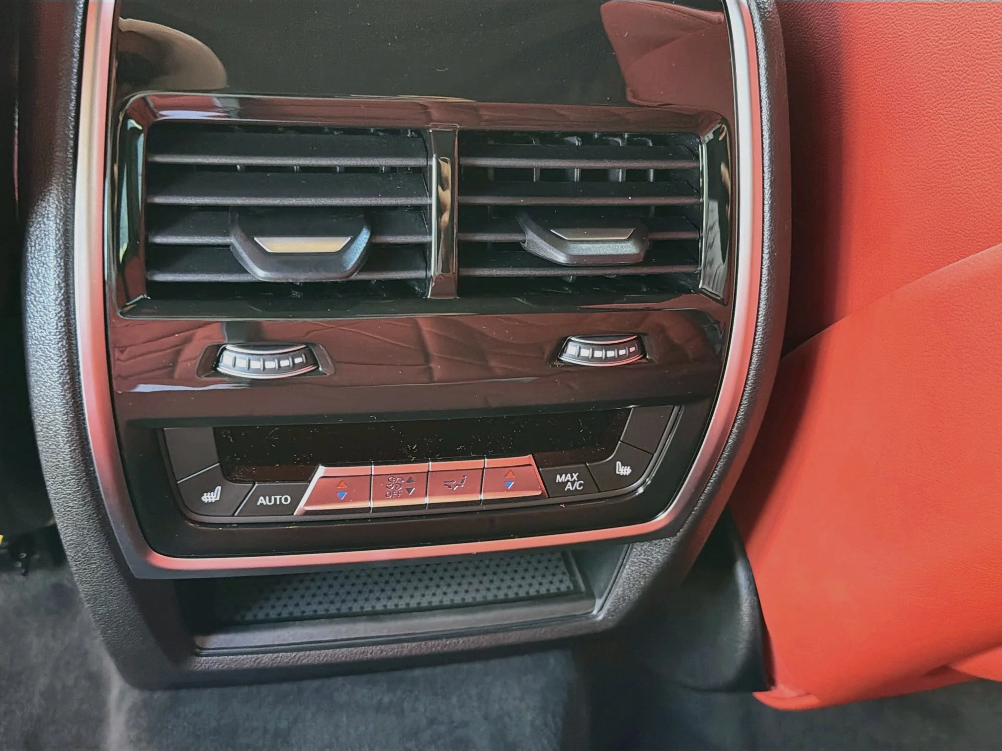 New 2027 Carbon Black Metallic BMW Label image 19