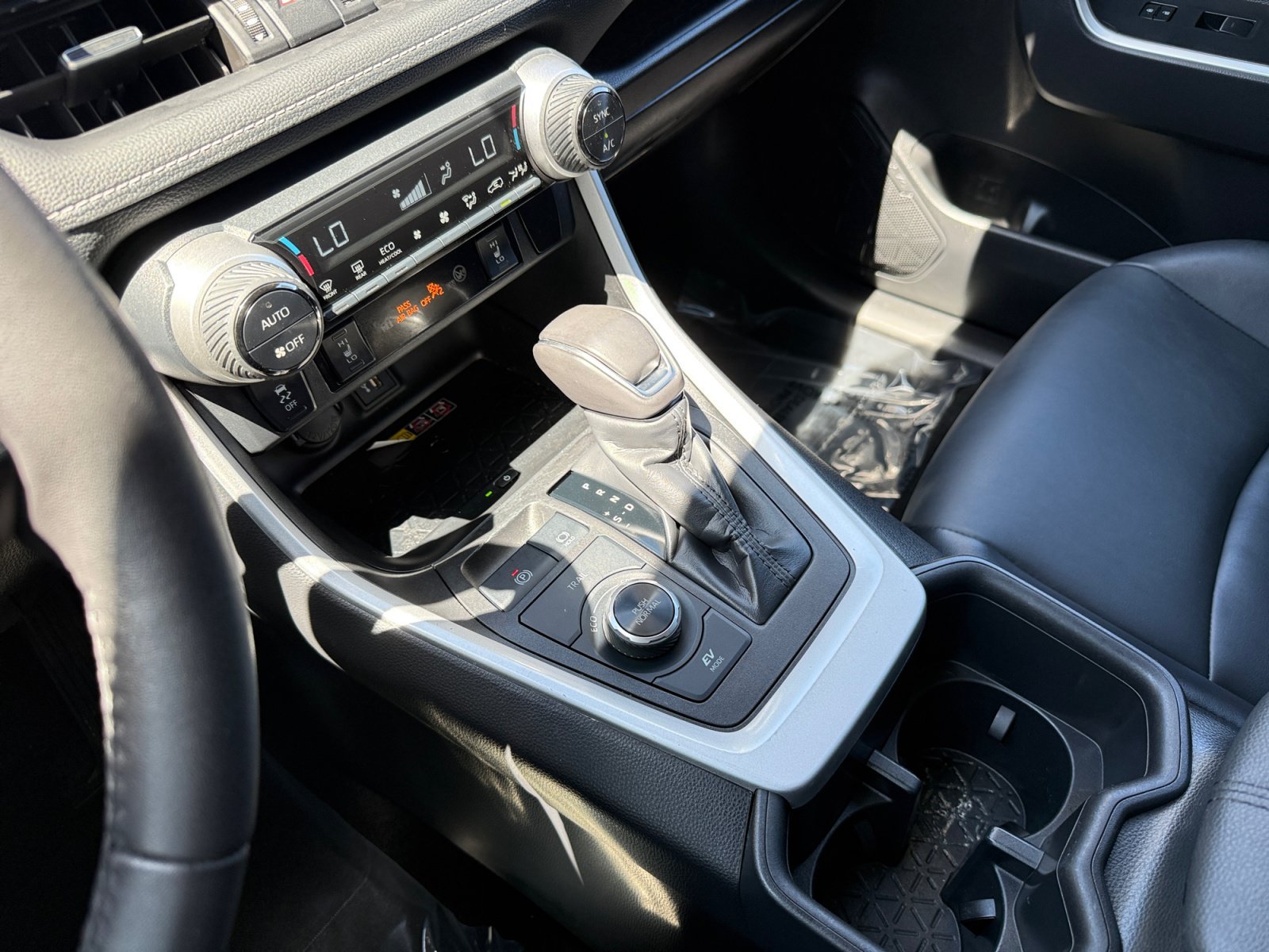 Used 2024 Magnetic Gray Metallic Toyota XLE Premium image 13