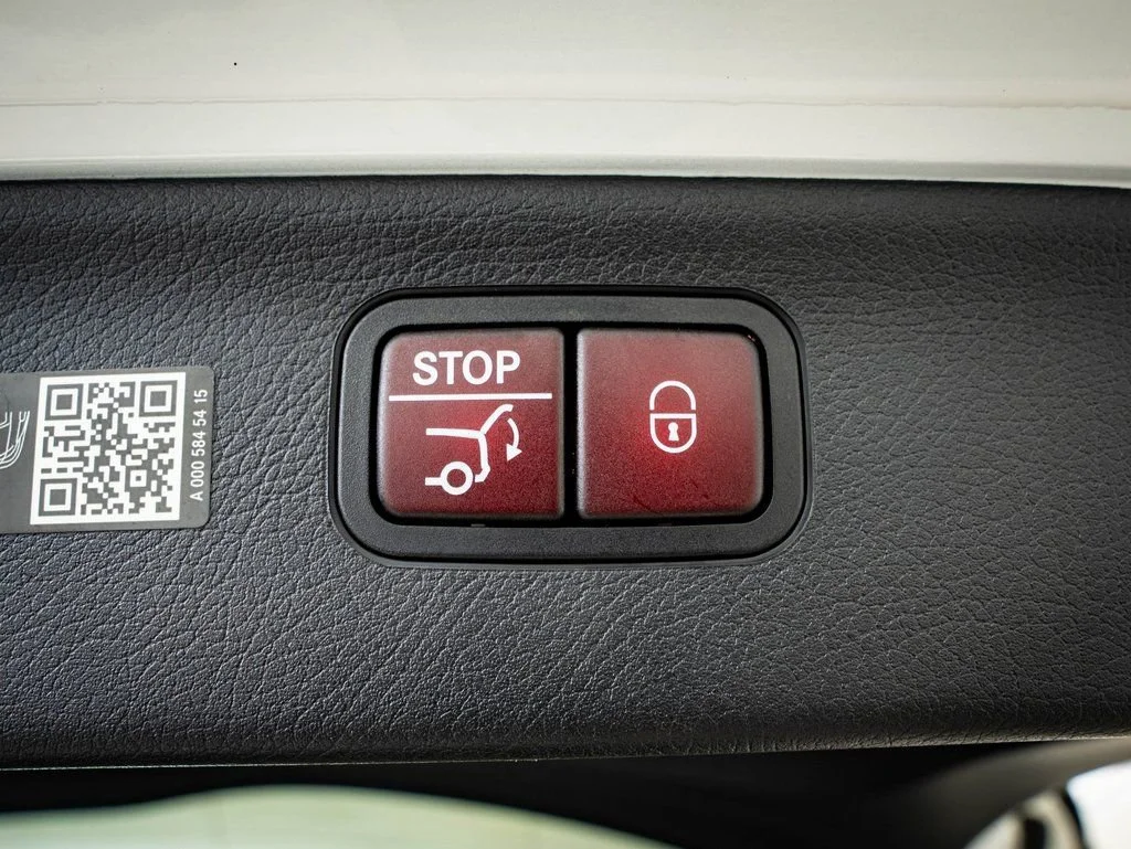 Used 2023 Diamond White Mercedes-Benz 580 image 19