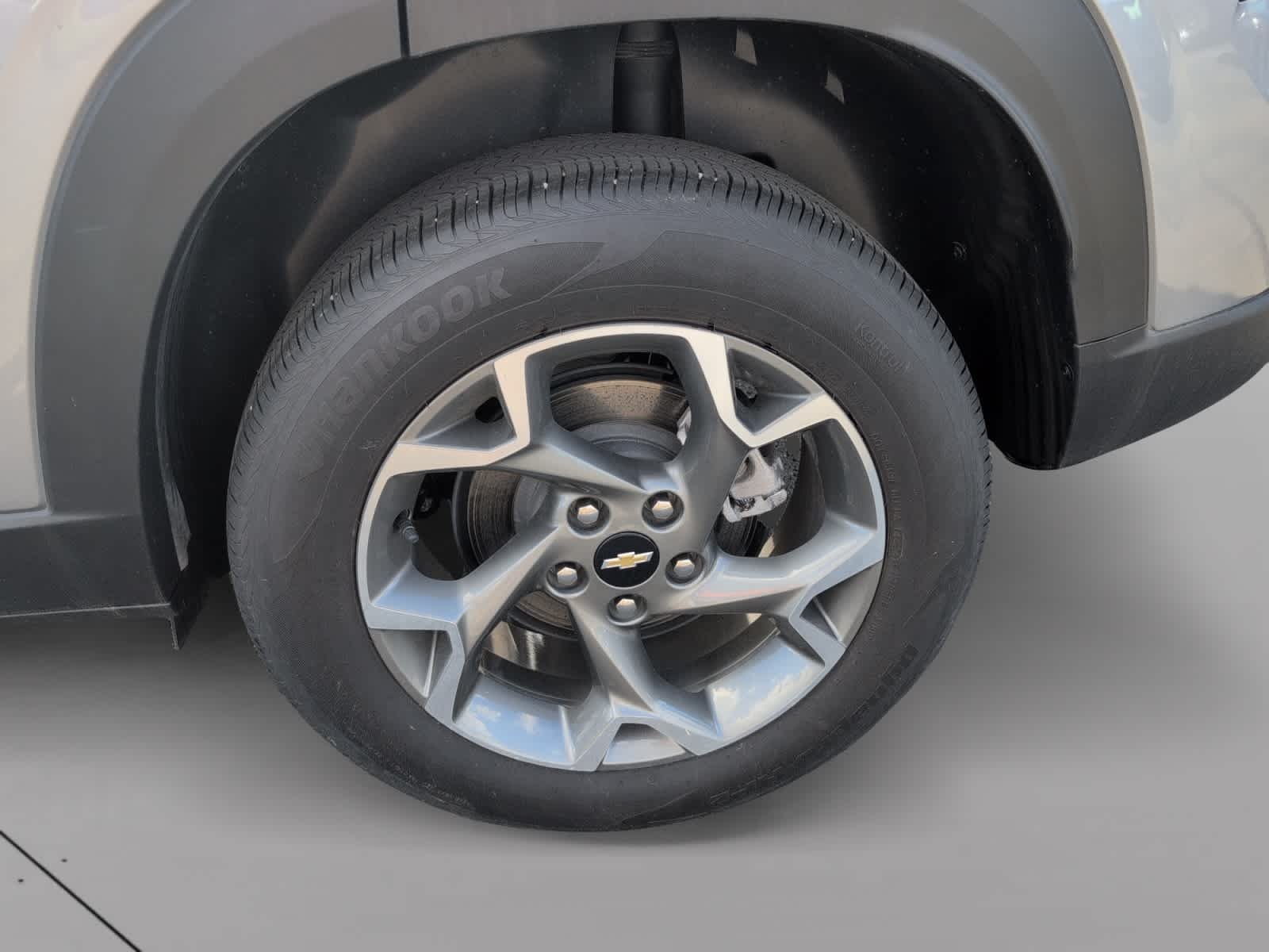 Used 2025 Sterling Gray Metallic Chevrolet LT image 9