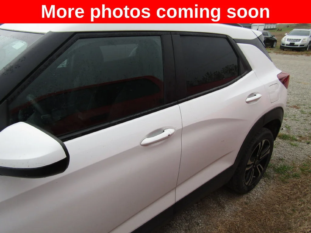 Used 2023 SUMMIT WHITE Chevrolet LT image 2