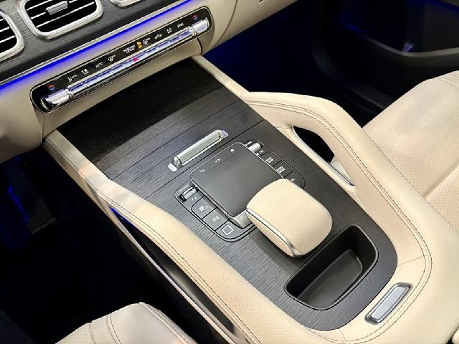 New 2026 Selenite Grey Metallic Mercedes-Benz  image 17