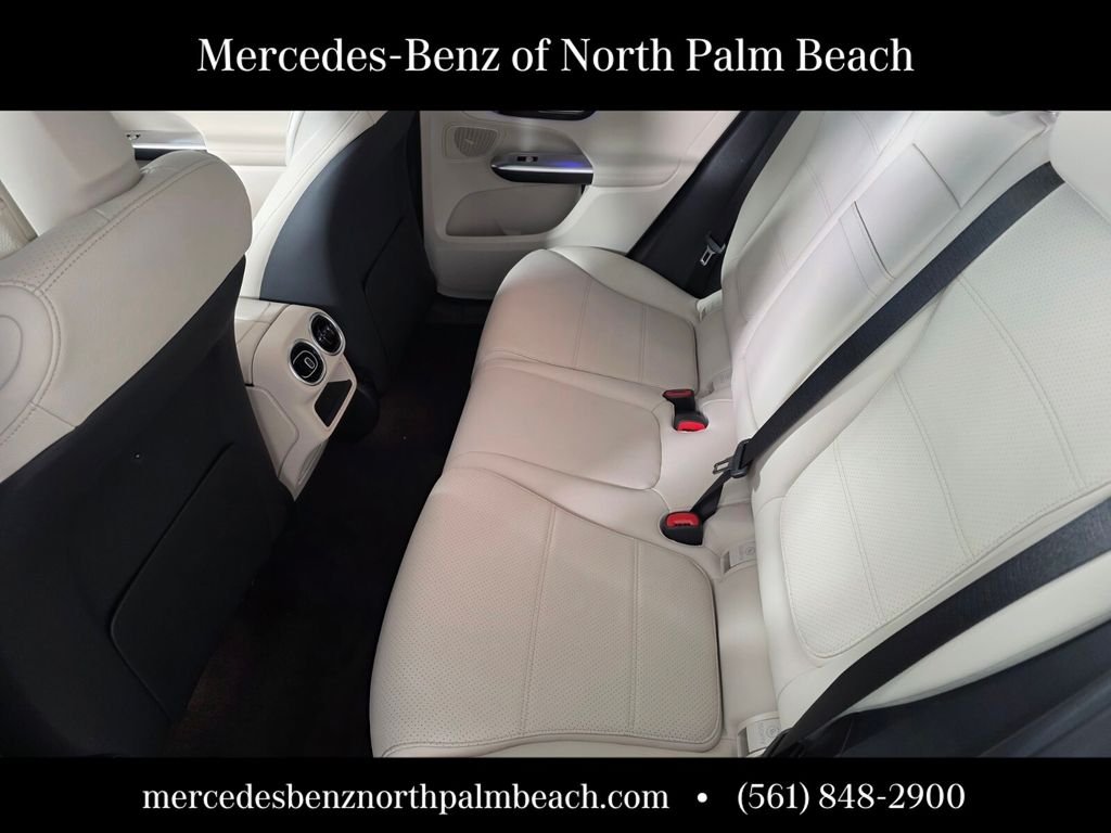 New 2026 MANUFAKTUR Moonlight White Metallic Mercedes-Benz GLC 300 image 12