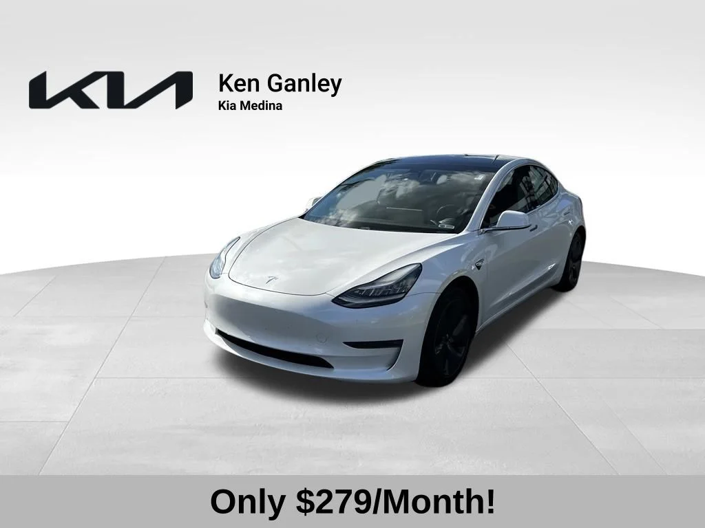 Used 2020 White Tesla Long Range image 1