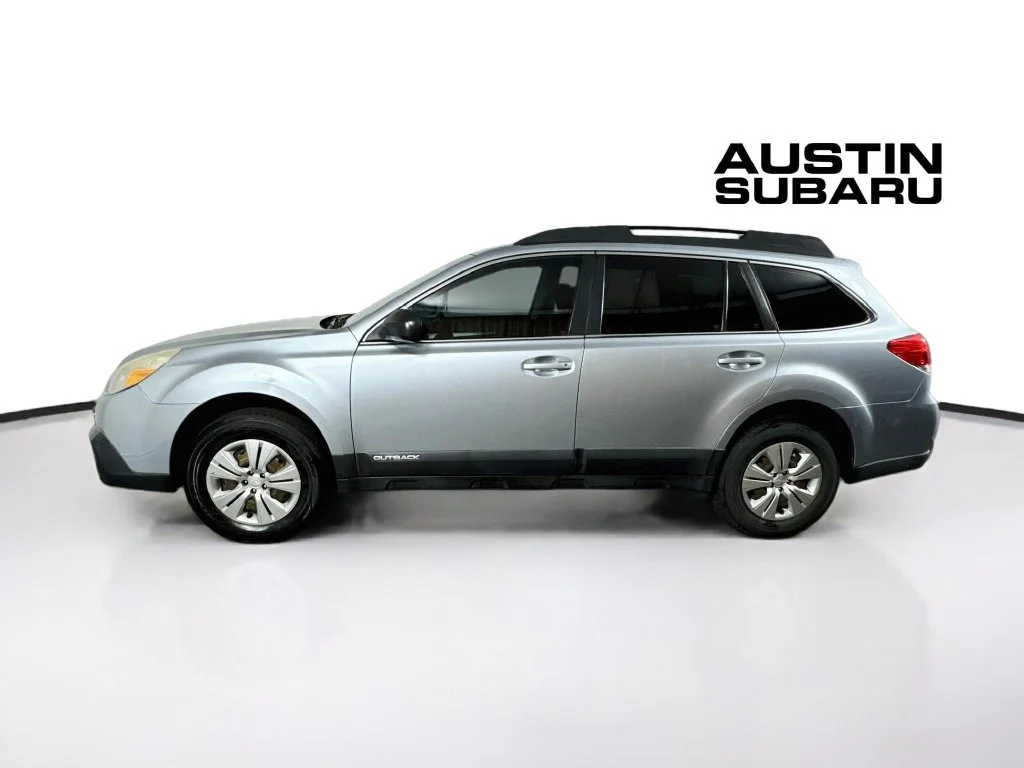 Used 2013 Silver Subaru 2.5i image 4