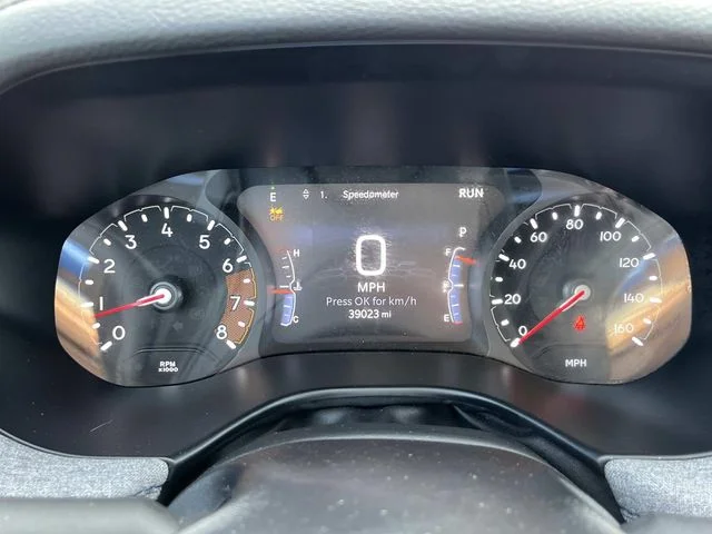 Used 2025 Black Jeep Latitude image 33