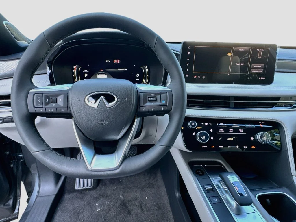 New 2027 GRAPHITE SHADOW INFINITI Luxe AWD image 11
