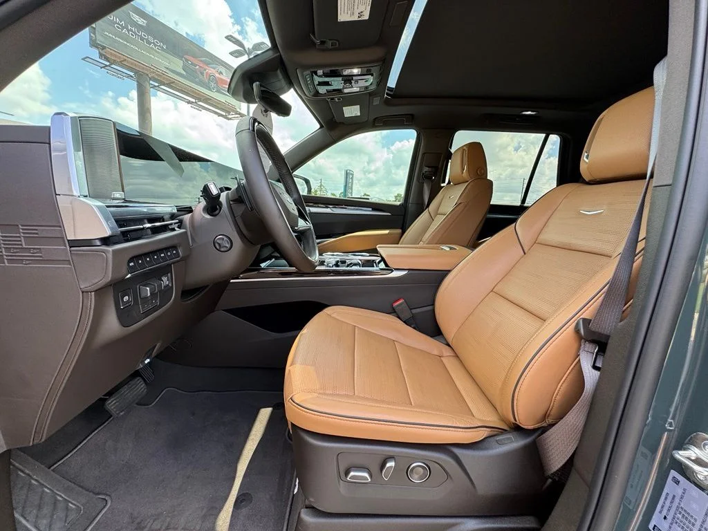 Used 2026  Cadillac Luxury image 25