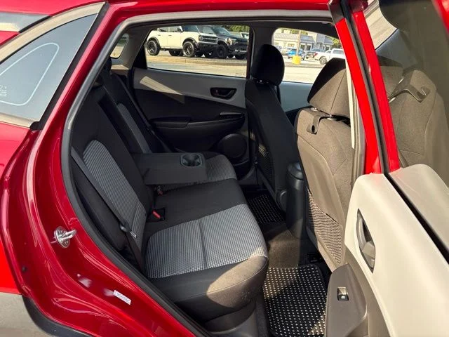 Used 2019 Red Hyundai SE image 22