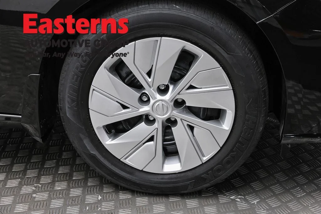 Used 2023 Black Nissan 2.5 S image 28