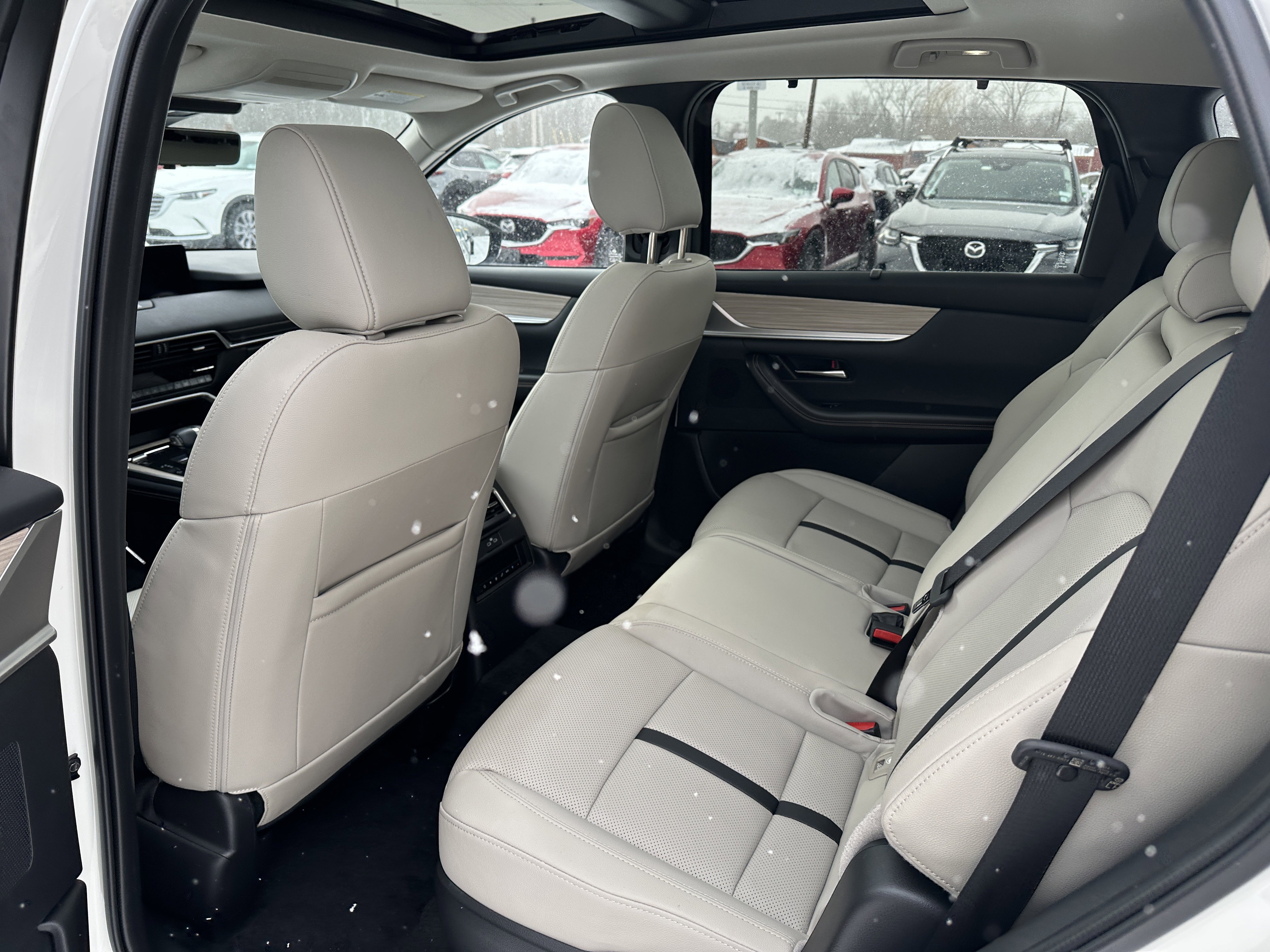 Used 2025 Rhodium White Premium Mazda Premium image 18
