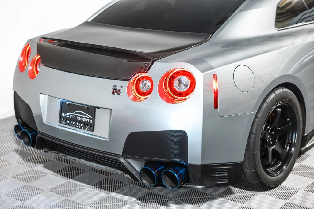 Used 2015 Silver Nissan Black Edition image 8