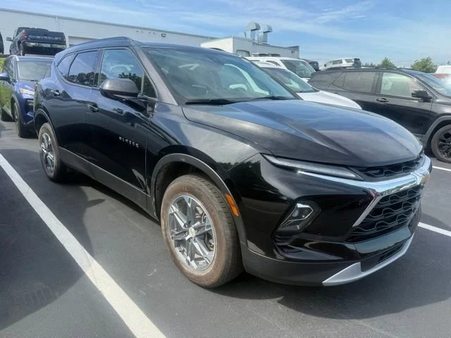 Used 2024 Black Chevrolet 2LT image 3