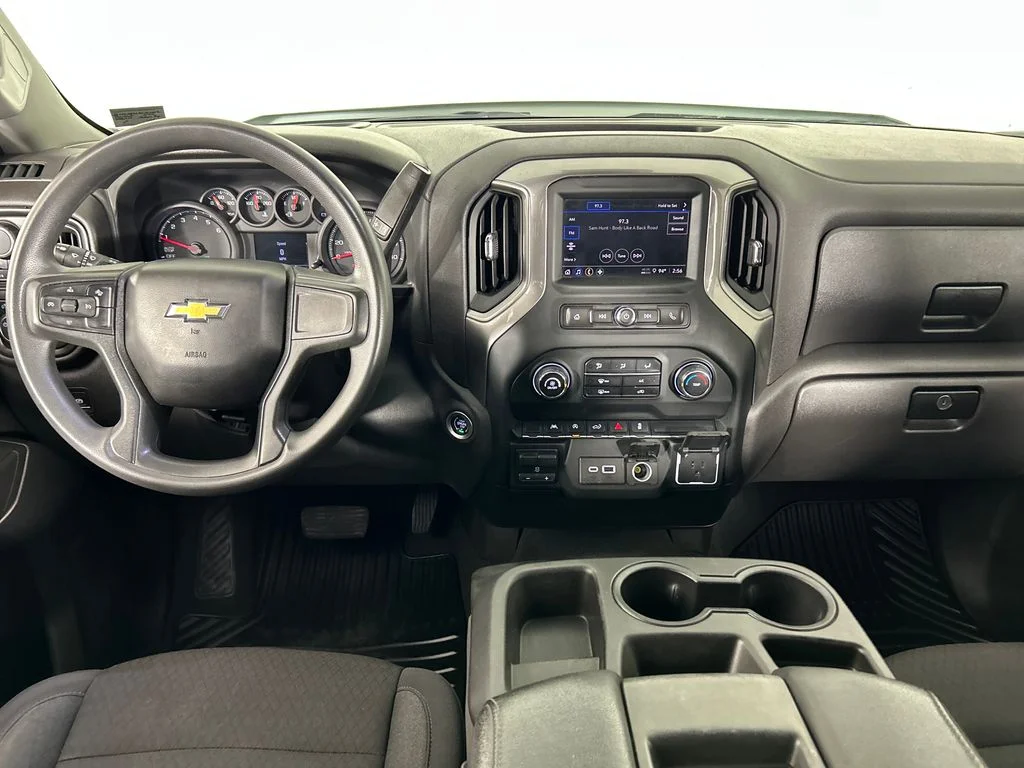 Used 2024 White Chevrolet Custom image 21