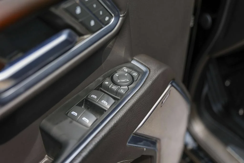 Used 2024 Onyx Black GMC Denali image 25