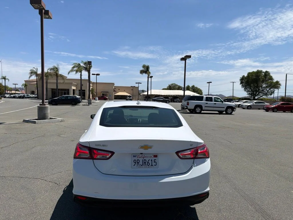 Used 2022 White Chevrolet LT image 5