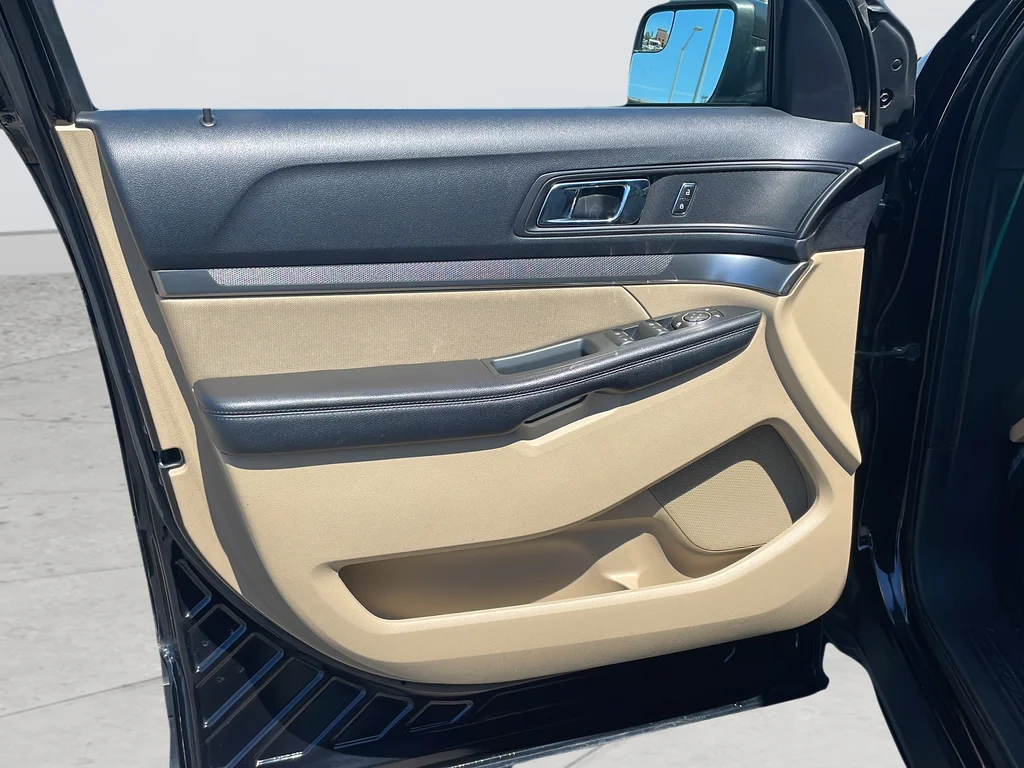 Used 2016 Black Ford Base image 24