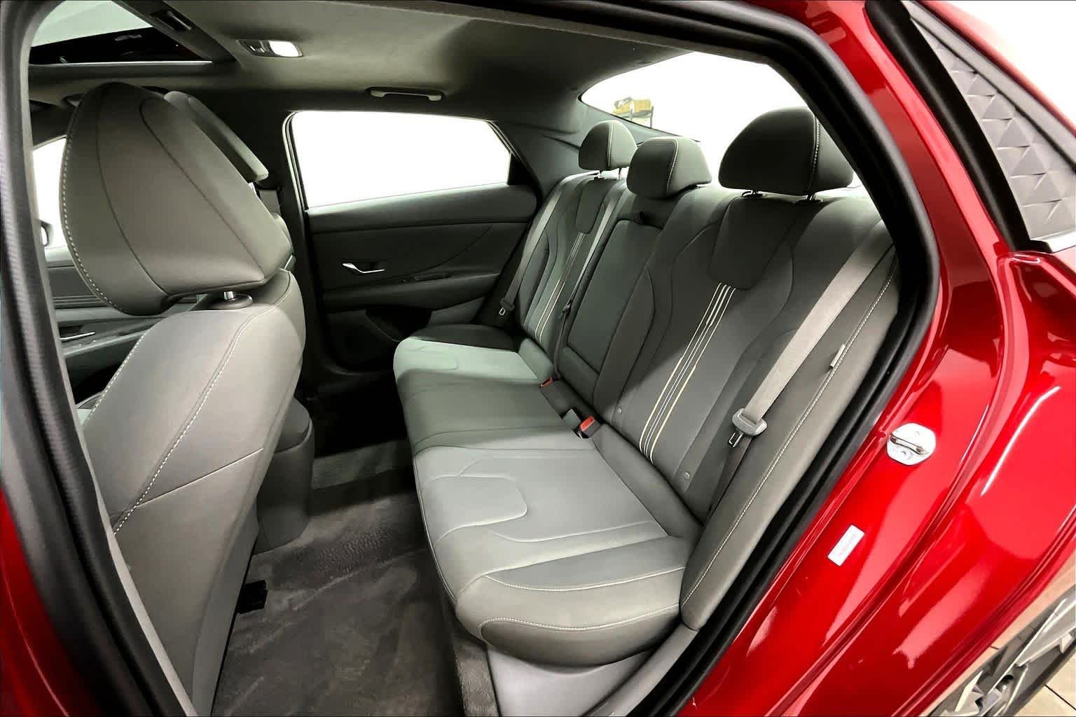 Used 2025 Ultimate Red Hyundai SEL Convenience image 21