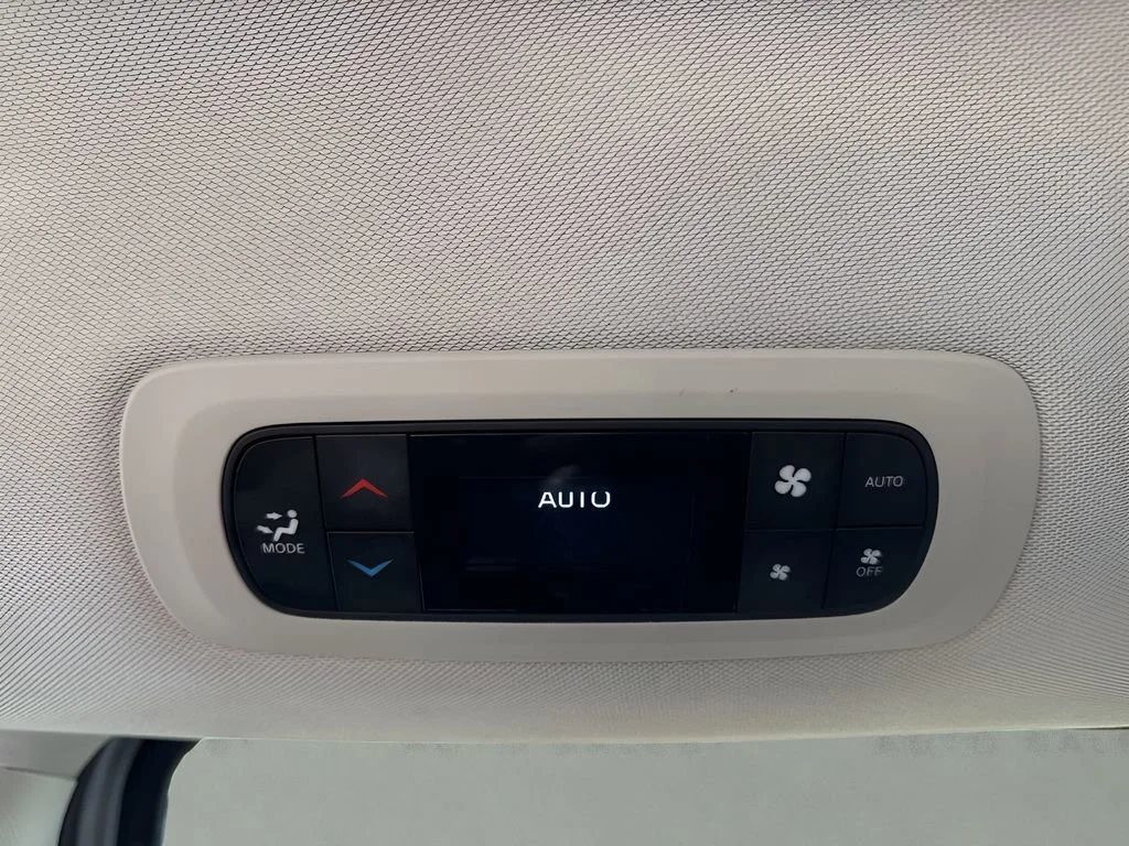 Used 2024 Silver Chrysler Touring L image 15