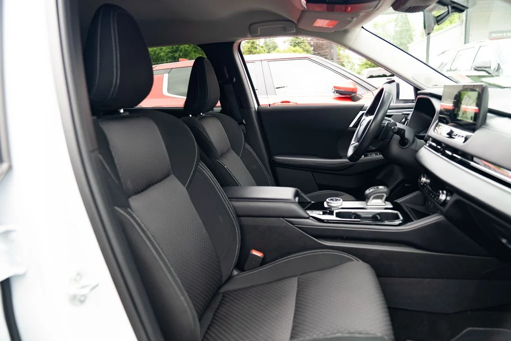 Used 2025 White Mitsubishi ES image 23