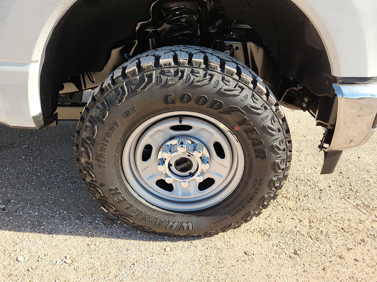 New 2026 Oxford White Ford F-250® XL image 9