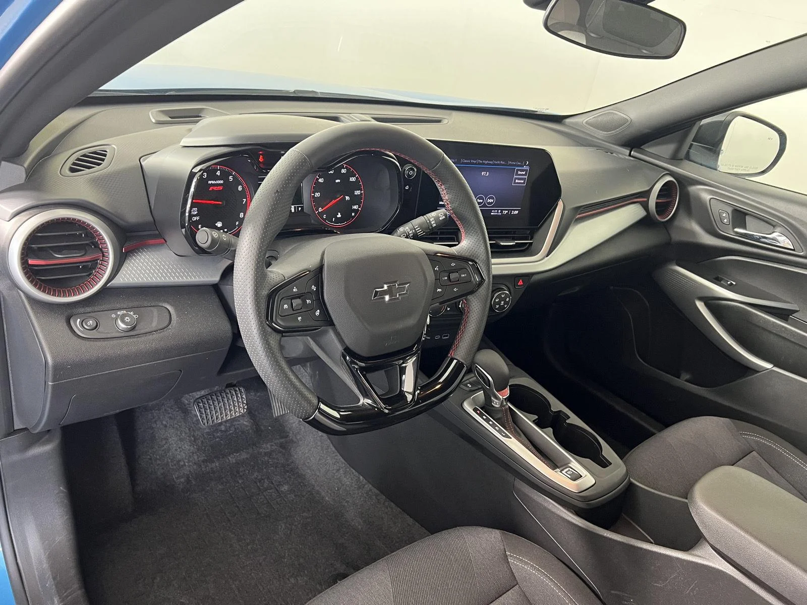 Used 2025 Marina Blue Metallic Chevrolet 1RS image 3