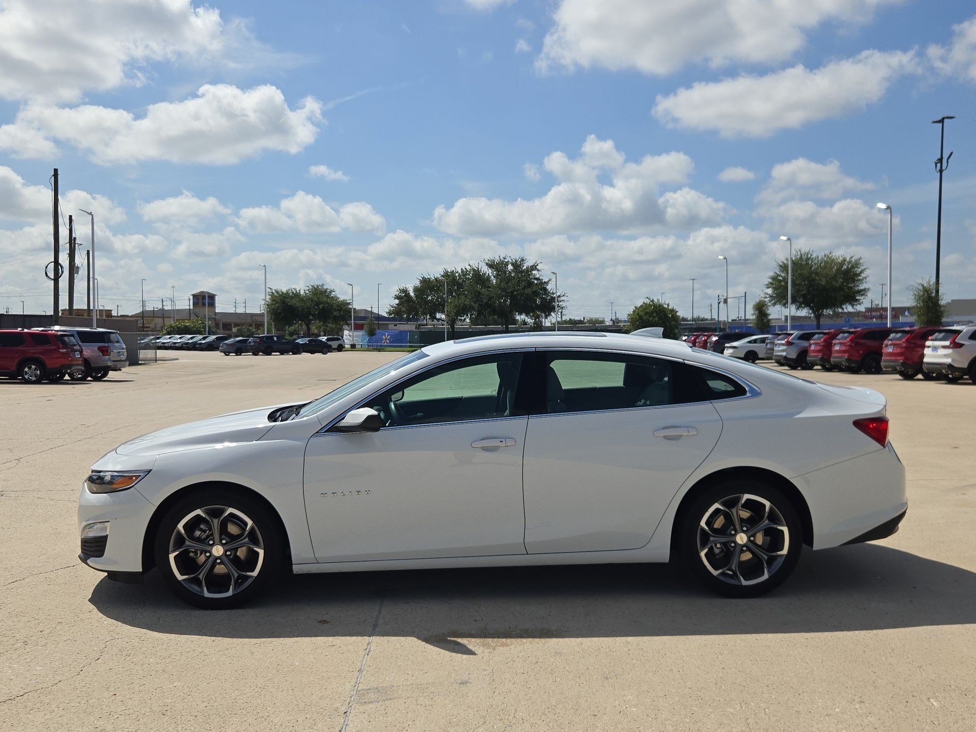 Used 2024 Summit White Chevrolet LT image 6