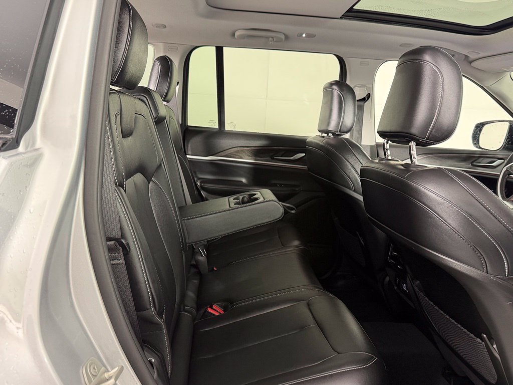 Used 2023 Silver Jeep Limited image 21