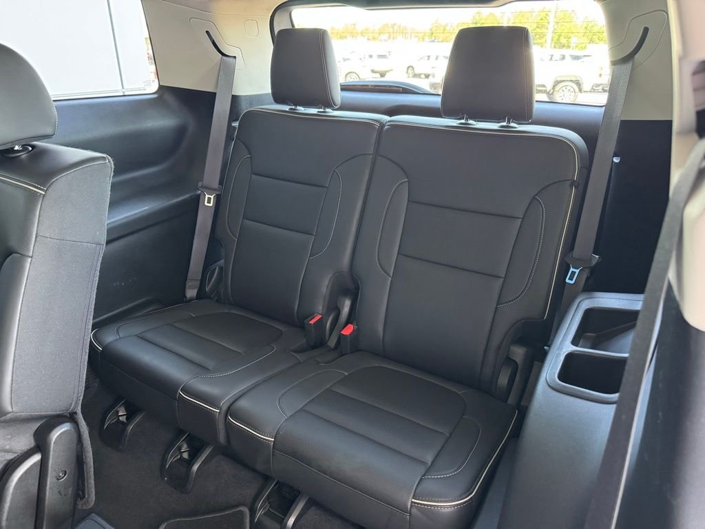 Used 2023 White GMC Denali image 25