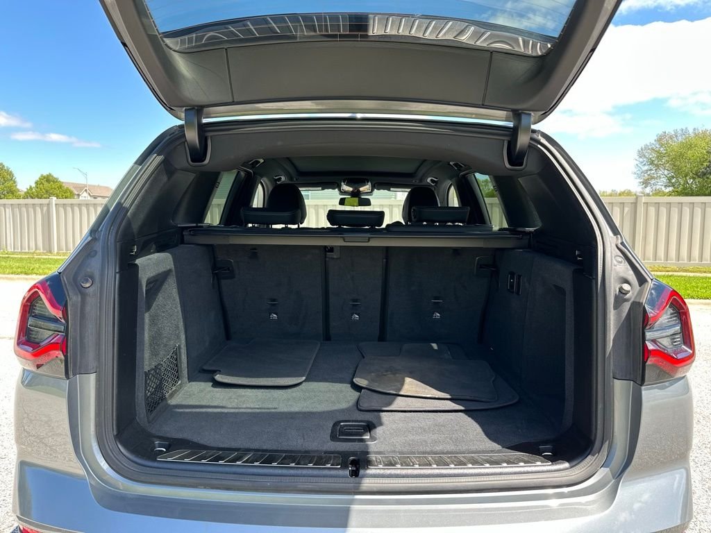 Used 2024 Skyscraper Grey Metallic BMW xDrive30i image 21