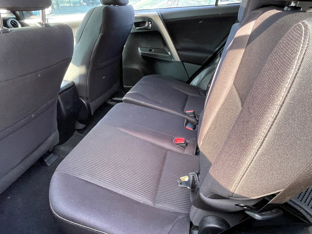Used 2015 Magnetic Gray Metallic Toyota XLE image 9