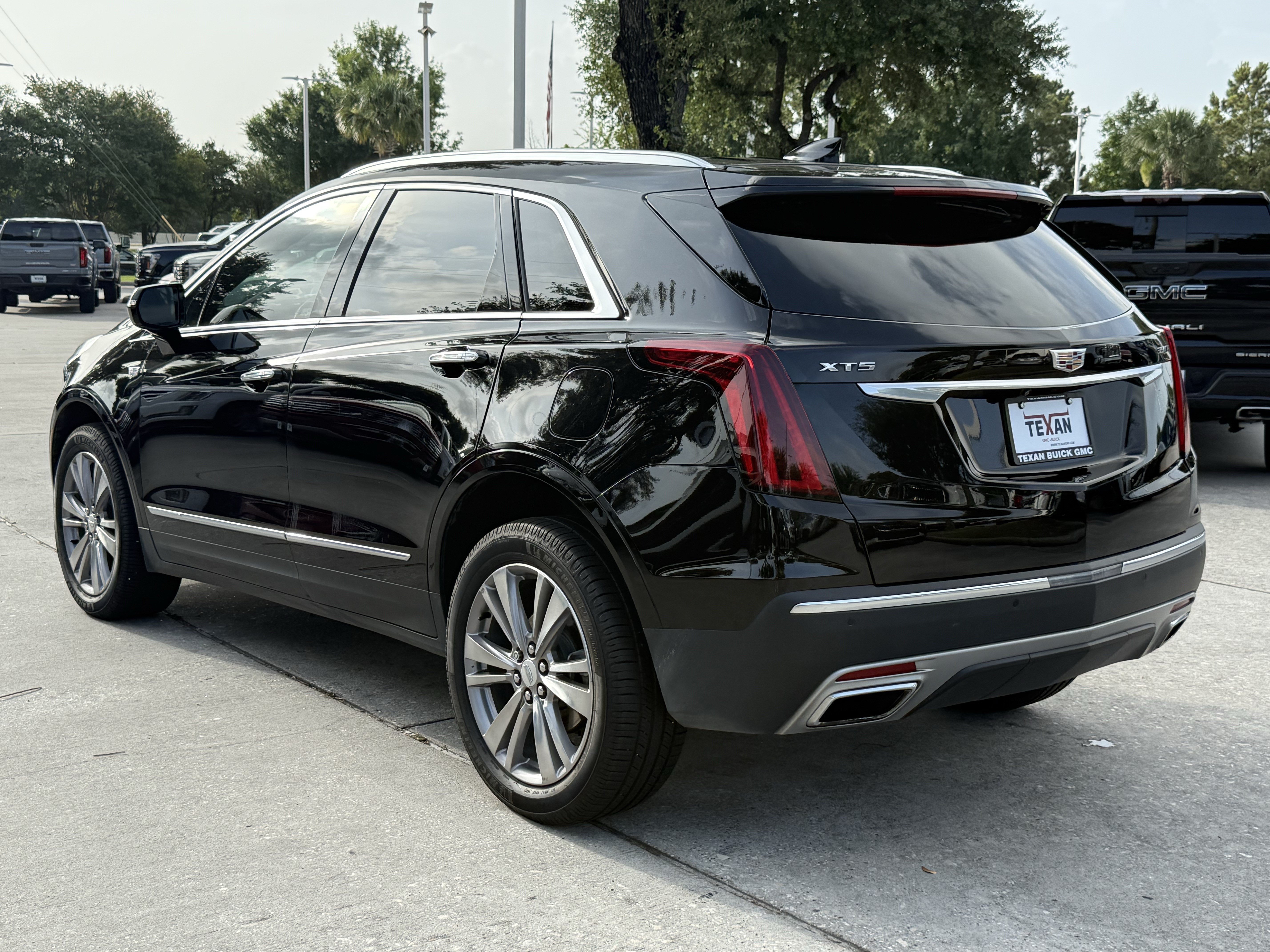 Used 2023 Stellar Black Metallic Cadillac FWD Premium Luxury image 6