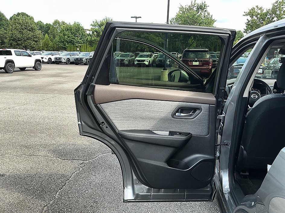 Used 2023 Gun Metallic Nissan SV image 22