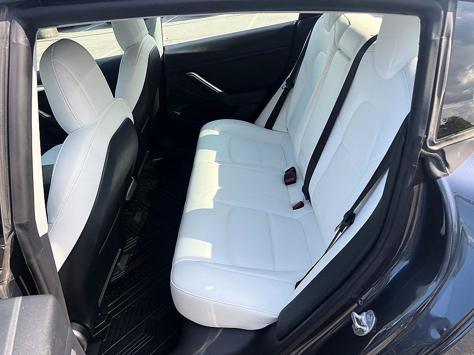 Used 2022 Midnight Silver Metallic Tesla Long Range image 14