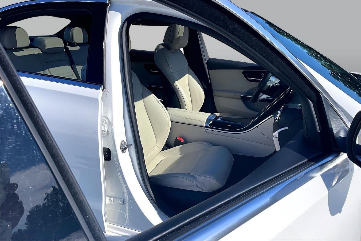 Used 2023 Polar White Mercedes-Benz C 300 image 9