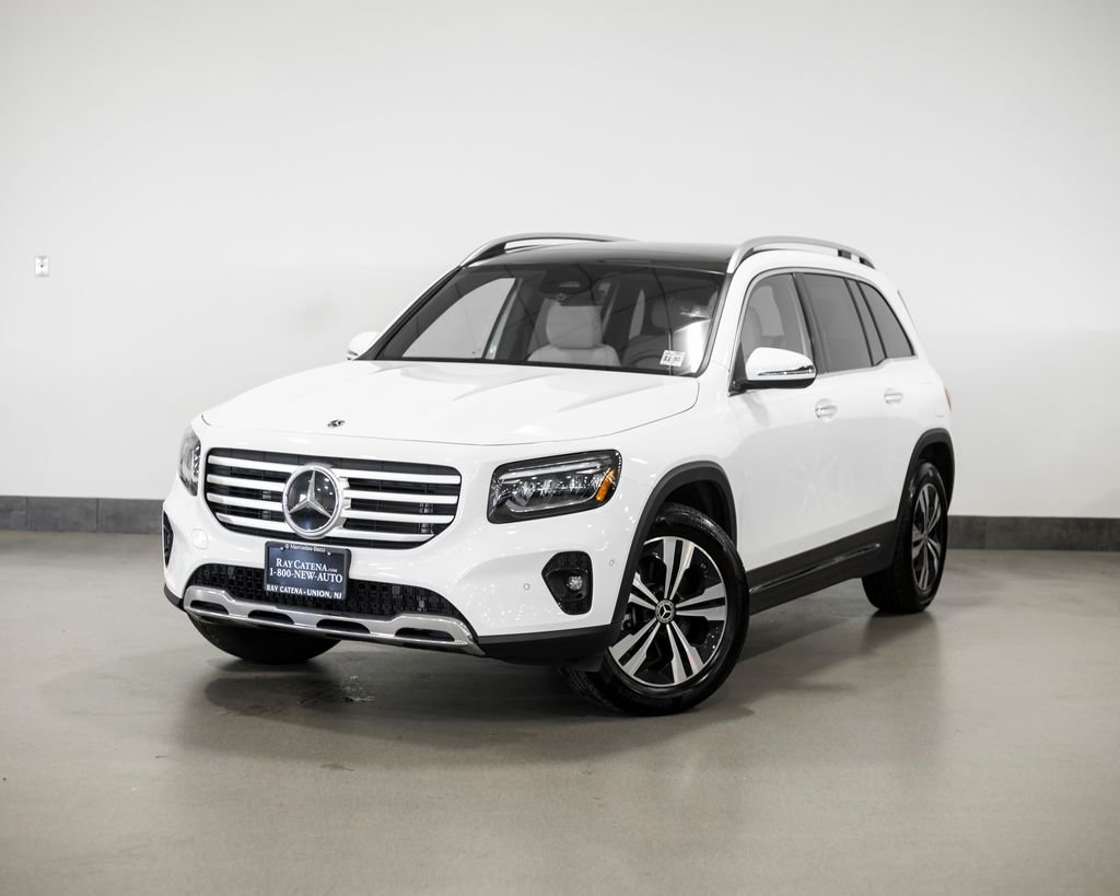 2026 Mercedes-Benz GLB GLB 250 4MATIC's photo