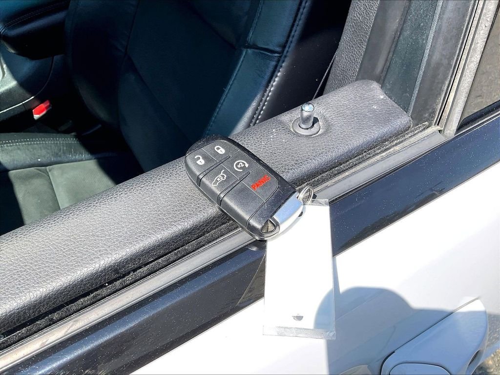 Used 2018 White Jeep Altitude image 29