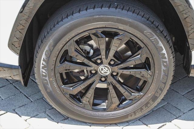 Certified Used 2024 MID BLK/WIND CHILL Toyota  image 12